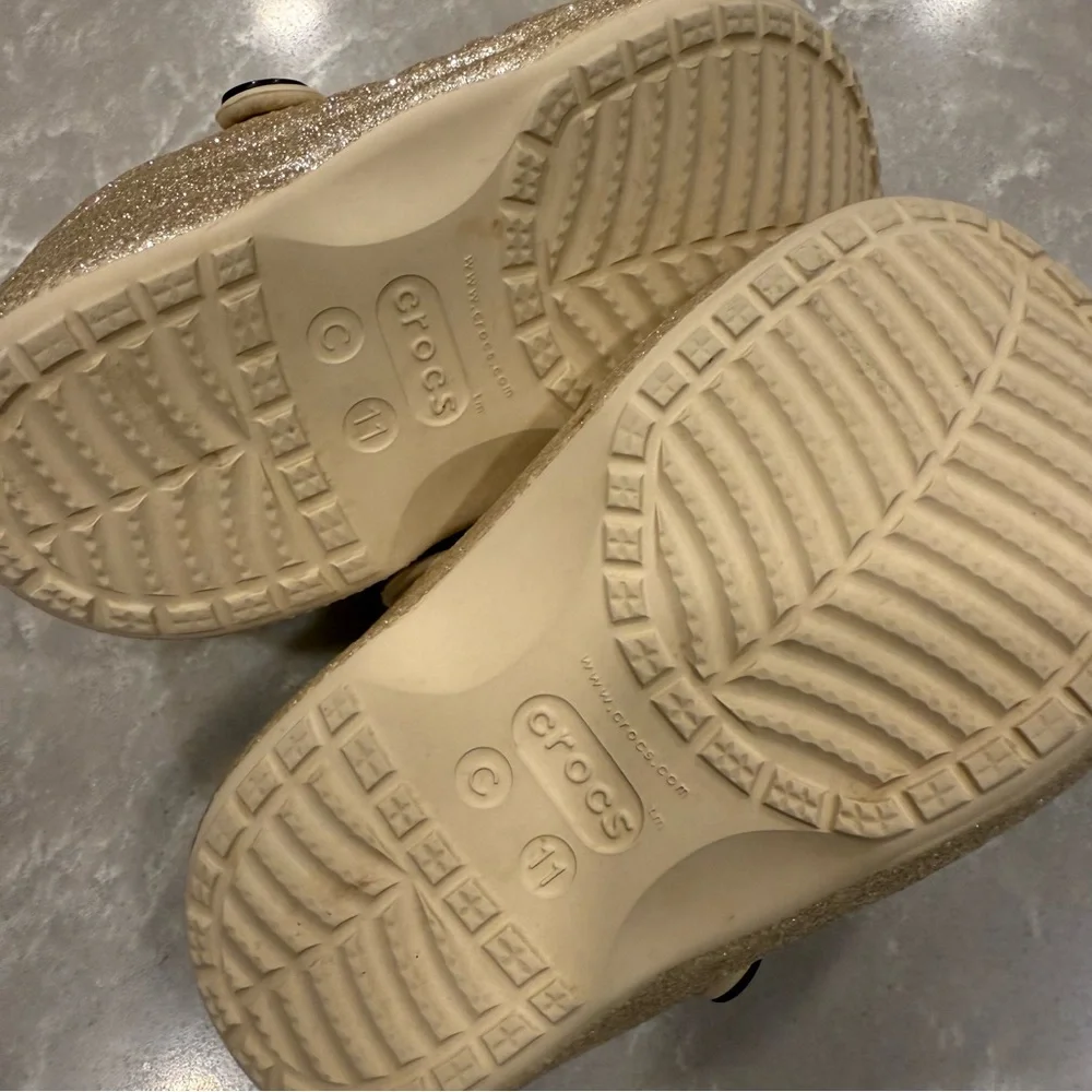 Crocs Gold Glitter Faux Fur Lined Clogs Toddler 11 EUC